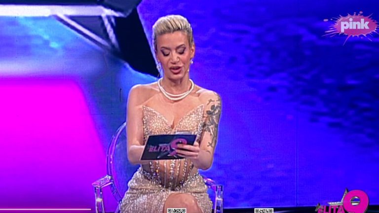 Dušica Jakovljević zablistala u studiju: Haljina kao iz bajke, a voditeljka u nikad boljoj formi, oko vrata sija skupocena ogrlica (FOTO)