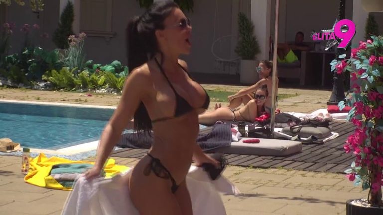 Stanija grmi u petoj deceniji: Trese u nikad manjem kupaćem! Ceo stomak u pločicama, a silikoni lete na sve strane! (VIDEO)