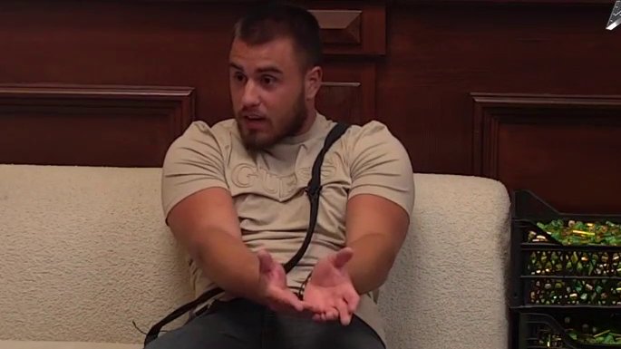Ne zna više šta da radi! Viktor shvata da je sateran u ćošak, rešenje za problem sa Minom rešio da potraži od Lepog Miće (VIDEO)