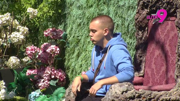 Tog je opredeljenja, modža će svaku drugaricu… Anđelo podgrejao sumnje da su Anite i Tamara više od prijateljica! (VIDEO)