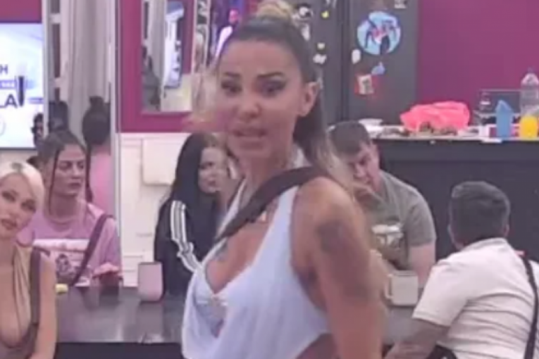NAPADNUTA TRUDNA ANITA STANOJLOVIĆ – AnelI Ahmić se DEFORMISALA od BESA, pa se OSTRVILA na Lukinu devojku!