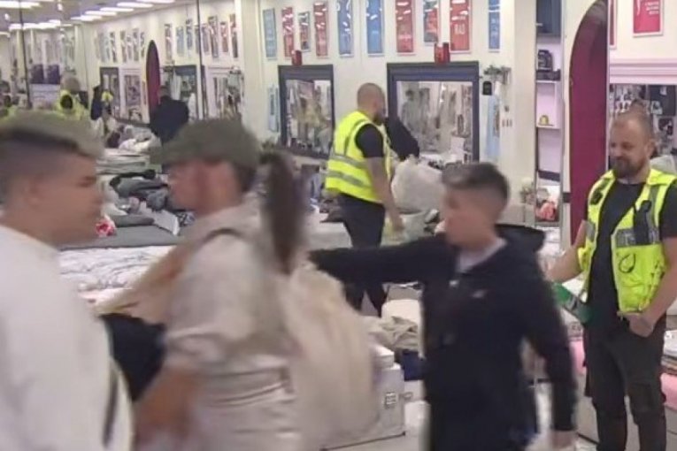 VANREDNO STANJE U ELITI, MOMENTALNO PREKINUT PROGRAM! Stigla odluka produkcije – OVO se ne toleriše! (GALERIJA)