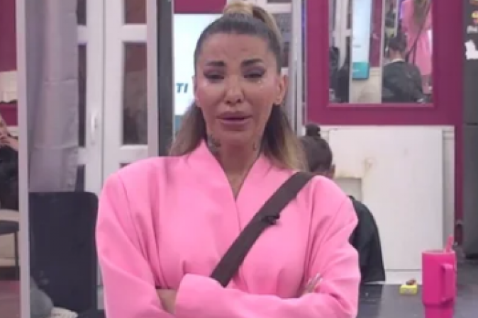 JEZIVI JAUCI ANELI AHMIĆ ODZVANJALI “ELITOM”, UZNEMIRUJUĆE SCENE NA PINKU! Učesnica plakala na sav glas zbog porodice!