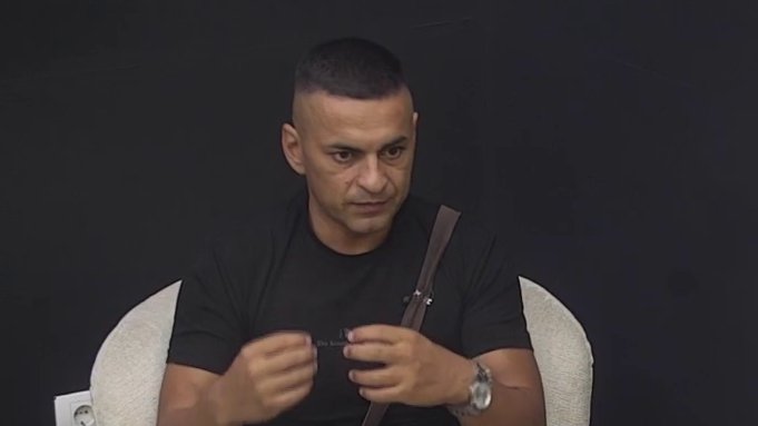 Organski ne može da ga smisli: Bebica ispljuvao Đukića za sve pare, pa priznao da li vidi ljubav između Mine i Viktora! (VIDEO)