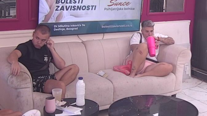 To nema ni da si Bog otac: Matora razvezala jezik, šokirana bahatošću Maje i Alibabe! (VIDEO)