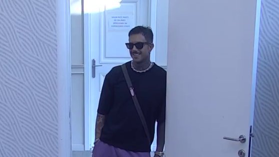 Ti si odlepila: Filip uspešno navukao Aneli da mu priredi ljubomornu scenu, ona se pravda kao nikad! (VIDEO)