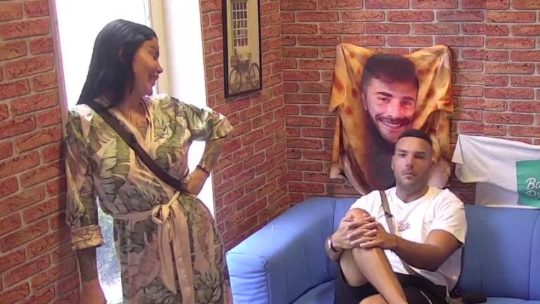 Likuje na sav glas zbog njihovog pada: Anđelo došao u radio da se ismeje Kačavendi i Dači u facu! (VIDEO)