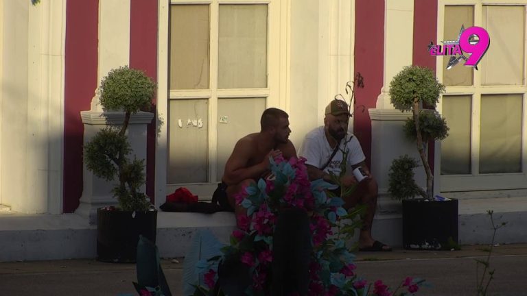 Upalio vređalicu: Viktor poludeo zbog Mine! Danima priča da neće pomirenje, a sad joj sprema ručak i pravi ljubomorne scene (VIDEO)