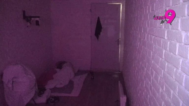 POPUSTILE KOČNICE! Filip i Aneli ne mogu da odole jedno drugom, poljupci u izolaciji pršte na sve strane! (VIDEO)