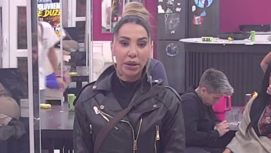 Paradajz mafija, ne znam kakve fetiše oni imaju: Aneli smatra da Anita i Luka imaju ŽAL zbog nje i Đukića, demolirala bivšeg verenika: Slina, kune se u sina i LAŽE (VIDEO)