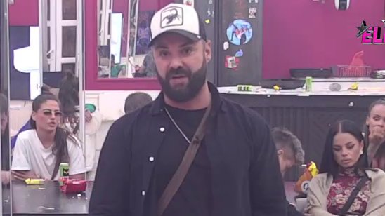Napravila je CARSKI REZ na licu, bila je sva u zavojima, NISAM JE VIDEO: Luka rešio da dokrajči Aneli Ahmić, izvređao je kao nikad do sada: Kadropaćenik… (VIDEO)