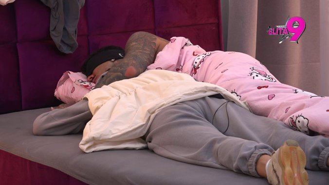 676-245