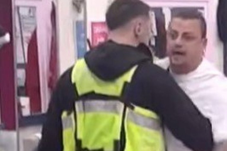 BRUKA I SRAMOTA! Terza intimno opštio sa pevačicom, a sad se OVAKO PERE – OVO JE KRIO OD SVIH!