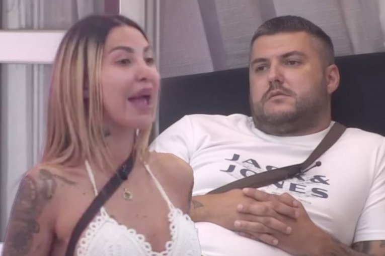 MALA NORA NE ŽELI DA VIDI ASMINA: Isplivao šok-snimak razgovora! (VIDEO)