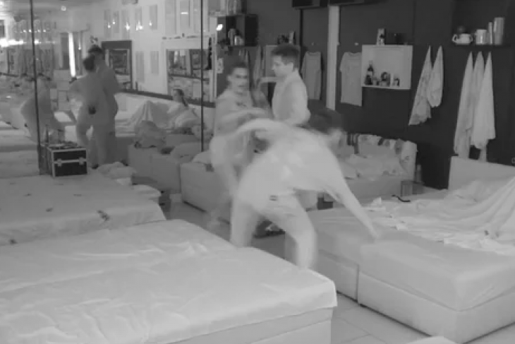 JEDVA IH RAZDVOJILI: Karambol u “Eliti” nakon žurke (VIDEO)