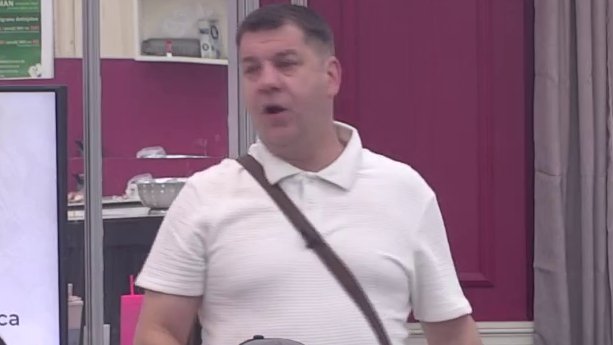 Maja njemu ne sme ništa da kaže, dokazala je da ne može bez njega: Ivan demolirao drugaricu, pa se osvrnuo na smeškanje Stanije i Asmina (VIDEO)