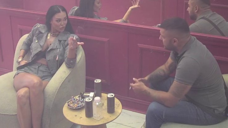 Ti si nevaspitana klošarka: Asmin i Maja u novom klinču, on je isprozivao za sve pare (VIDEO)