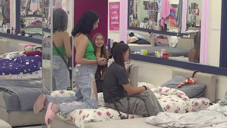 Frizerski salon Duvnjak opet otvoren: Hana rešila da skocka Boginju, narednih par dana će imati top frizuru! (VIDEO)