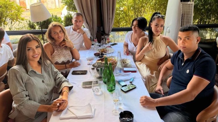 ZLATA PETROVIĆ SA NAJMILIJIMA NA OKUPU: Tu su Miki Dudić, Jovan Pejić i Ena i unuka, povod je PREDIVAN (FOTO)