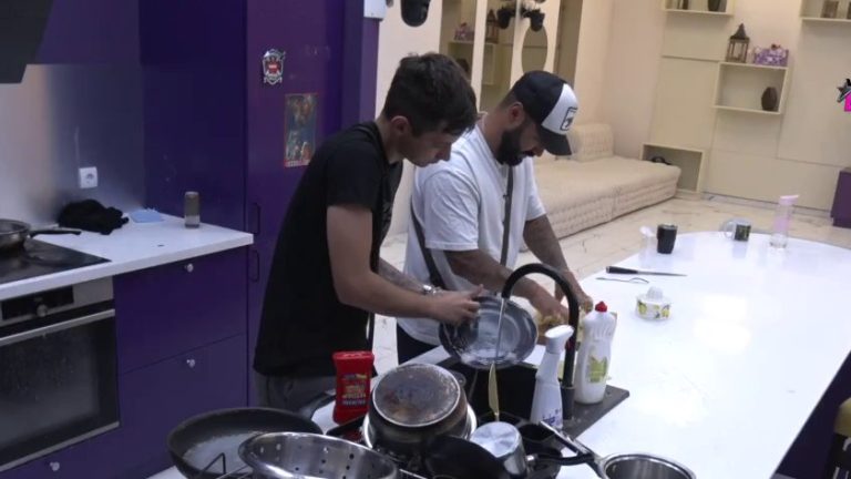 Teča i Nerio nerazdvojni: Dok Anita spava, Luka koristi svaku situaciju da bude sa Anelinim sestrićem! (VIDEO)