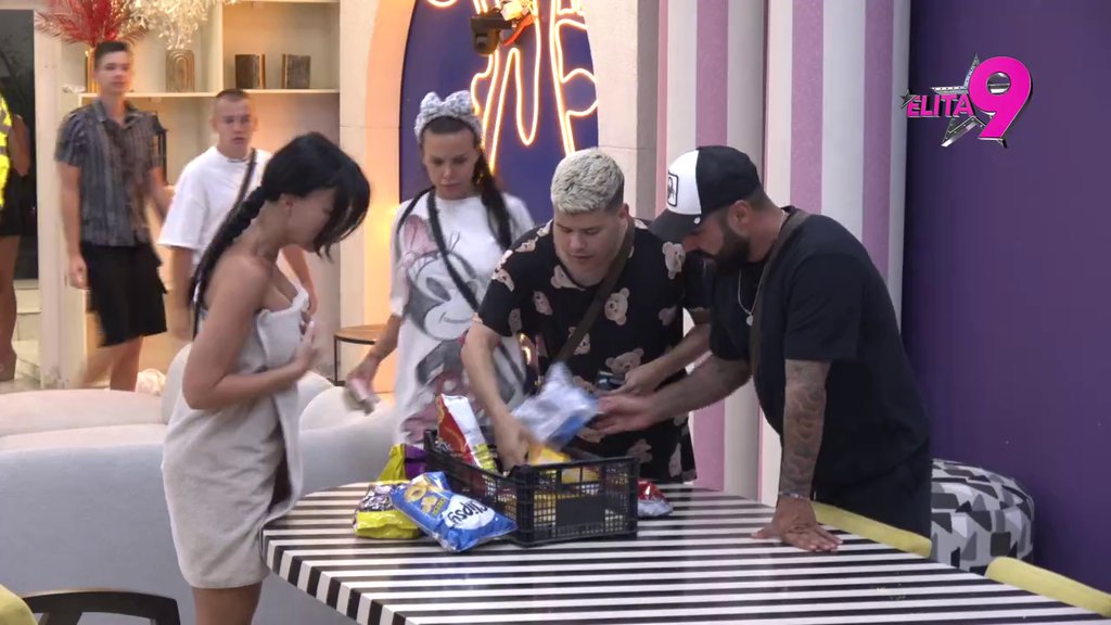 Alo, gde gledaš?! Maja nastavlja po starom, Asmin definitivno presekao: Selim se iz kreveta i od sutra… (VIDEO)