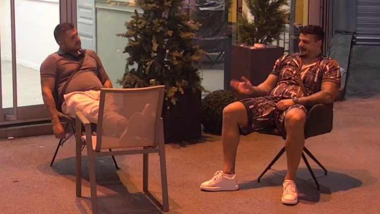 Poremećena je, umesto da… Asmin video Maji leđa i osuo drvlje i kamenje po njoj, Terza opleo po Milici: Je l’ ja nju pitam s kim je?! (VIDEO)