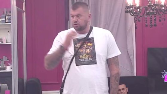 Ko o čemu, oni o nama: Maja ponosna jer učesnici komentarišu nju i Asmina, Janjuš izazvao muk u kući: Isto mi je da mi neko uvredi mrtvog brata i da kaže da PODVODIM ĆERKU (VIDEO)