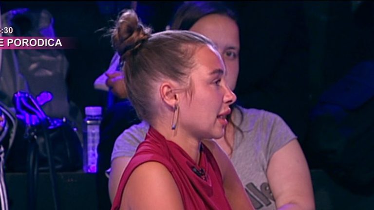 Veza na klimavim nogama: Murat sve više shvata da mu ne treba koketna Sara, ona se cereka kao luda! (VIDEO)