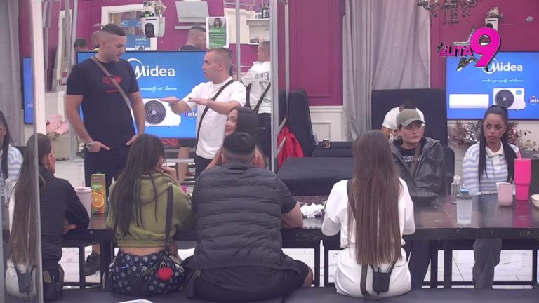 Ostaćeš zapamćen po tome što si bivši dečko Teodore Džehverović! Dačo dao sve od sebe da uništi Anđela najnižim udarcima: Sliva ti se kafa sa kose na bazenu! (VIDEO)