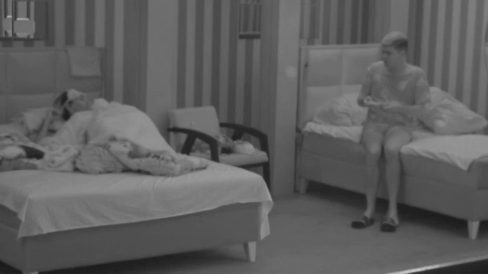 Ore se Odabrani! Nakon Miće, Aneli zaurlala na Uroša: Ti mrziš majke s decom, sram te bilo SMEĆE JEDNO (VIDEO)
