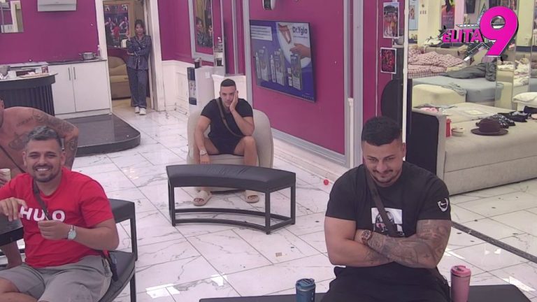 Anđelu samo što srce ne stane: Ne trepće dok gleda vreo nastup finalistkinje Ane Jokić! (VIDEO)
