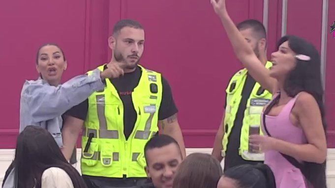Totalni sunovrat Aneli Ahmić! Podžapala se sa Stanijom, pa sve priznala: Asmin je u tim trenucima bio DOBAR OTAC (VIDEO)