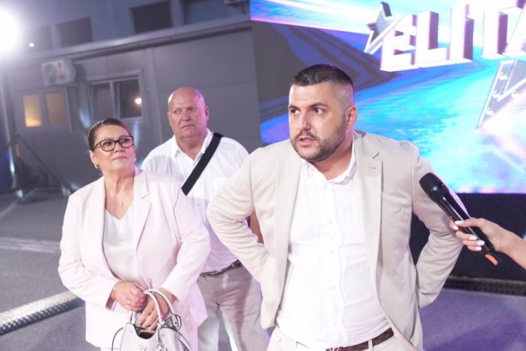 MEVLIDA SRAVNILA ASMINA SA ZEMLJOM! Uključenje veka u “Narod pita”, Durdžić IZGOREO: Idi u Majami sa Stanijom! (VIDEO)