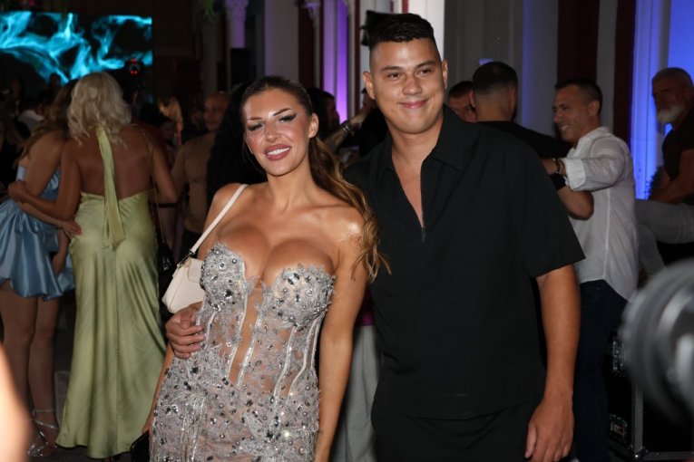 ENA ČOLIĆ OTKRILA DETALJE O TRUDNOĆI: Upoznala Mikija Dudića, usledio ŠOK! (VIDEO)