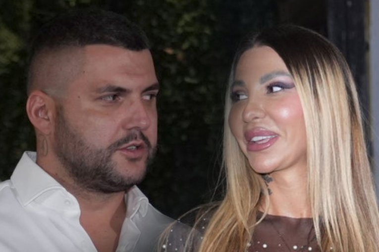 ŠOK, OVO JE ASMINOV SIN SAMUEL?! Aneli uživo u programu pokazala fotku maloletnog dečaka – javnost u ŠOKU! (VIDEO)