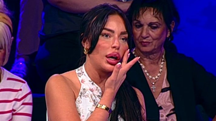 SVET JE SUROVO MESTO… Emotivno oglašavanje Sofije nakon što su je iste večeri urnisali Dane, Safet i Nena Opozicija: Nije slabost priznati da boli, sve nosim DOSTOJANSTVENO