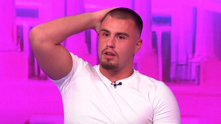 To mi je na poslednjem mestu: Viktor otvoreno odgovorio na pitanja o proširenju porodice sa Minom, pa Miki opleo po bivšoj devojci! (VIDEO)