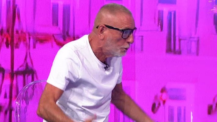 Mića će ostati bez glasa zbog Nerijove afere s Fifi! Urla na Hanu zbog njegove prevare: On je NAJNEGATIVNIJA osoba u Beloj kući (VIDEO)