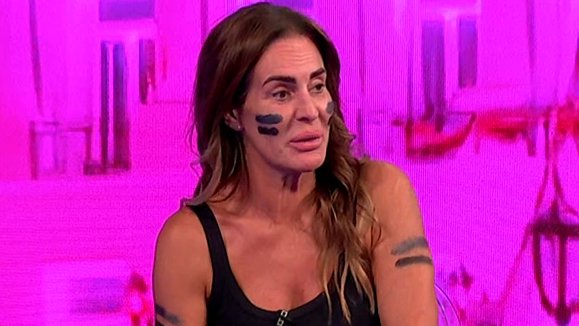 Video sam da na buvljaku kupuješ Šanel i Luj Viton: Gledalac raskrinkao Kačavendu, ona progovorila o dugu Vanje Živić: Moj sin je platio garderobu za nju tada (VIDEO)
