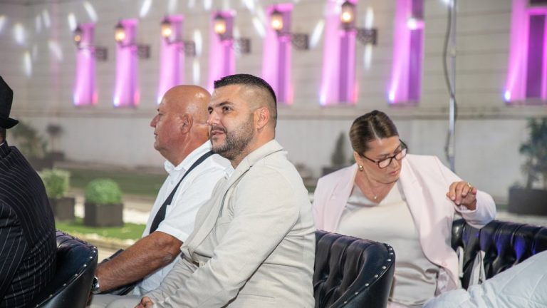 Asmin OTKRIO da će se SRESTI sa Carem KAKO bi REŠILI nesuglasice 🤔