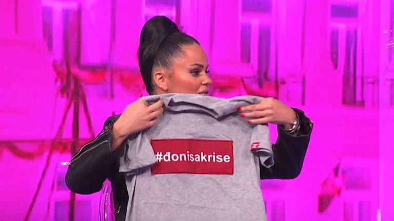 Rekao sam ti da si krpa: Rat između Filipa i Jovane pevačice ne jenjava, ona donela njegovu majicu u kojoj je prespavala! (VIDEO)