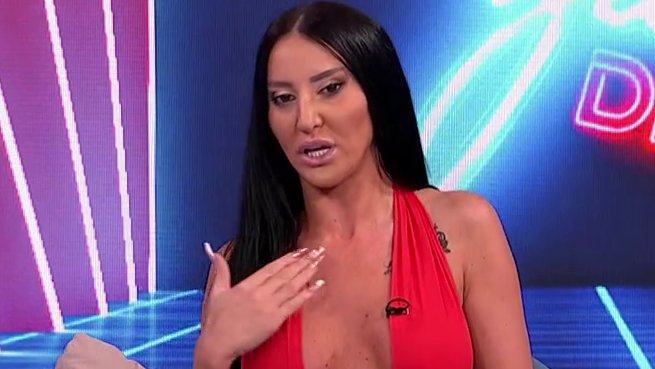 TUGA U DOMU SLAĐE PORŠELINE! Zbog smrtnog slučaja u porodici morala hitno da spakuje kofere!