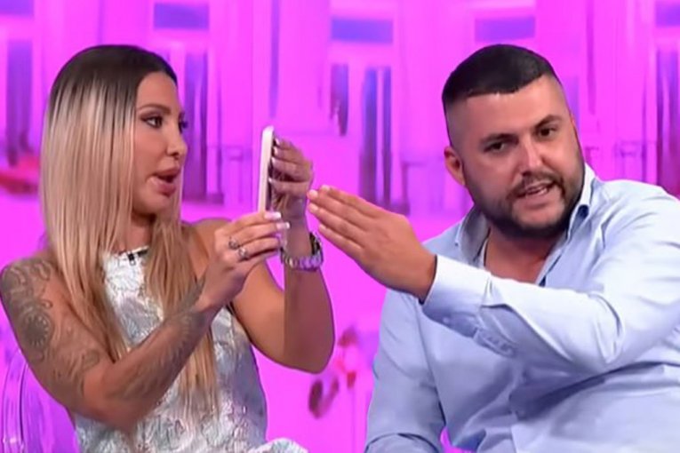HITNO UKLJUČENJE ZBOG ĆERKE ANELI AHMIĆ I ASMINA DURDŽIĆA! Kompletna porodica morala da reaguje, usledila nova drama u programu!