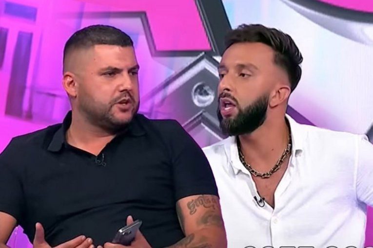 ZVERSKI NAPADNUT VODITELJ “ELITE”, ASMIN GA KRIŠOM SNIMAO U TOALETU! Skandal uživo na Pinku, Durdžić kao furija krenuo na Darka Tanasijevića!