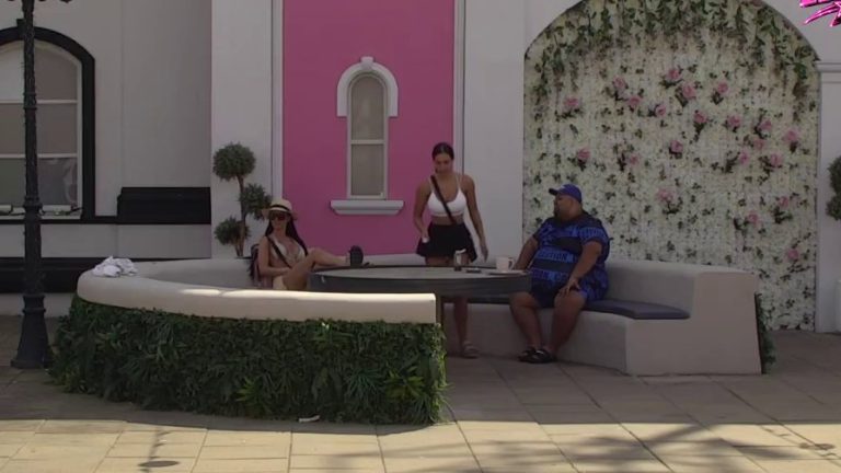 Mateja praši svaki dan: Poršelina vinula u nebesa svoj intiman čin sa Carem, pa osula paljbu po Vanji i Matijeviću! (VIDEO)