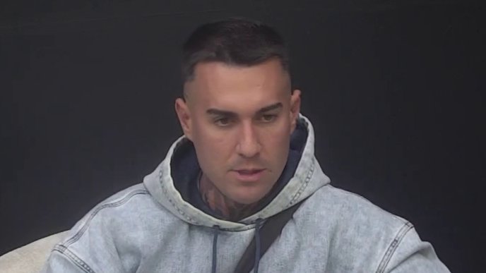 Biće ga sramota da je dovede u društvo: Mateja šokiran Đukićevim ponašanjem, unakazio i Cara za sve pare!