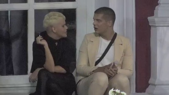 Ostao šokiran! Uroš počeo da drami jer Karlo neće da ga poljubi (VIDEO)