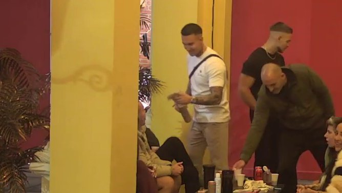 Anđeli i Mateji popuštaju kočnice: Sve se više peckaju, flert pršti na sve strane! (VIDEO)