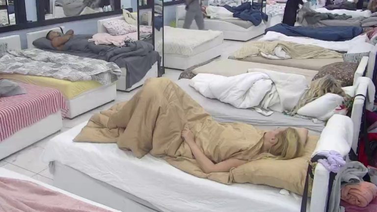 Šteta: Takmičari propustili poslednje sunčane dane pred kišnu jesen, Veliki šef morao da ih budi! (VIDEO)