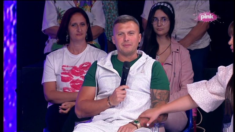 Hladan tuš za Anđelu Đuričić: Stefan Karić se javio njenom psu, nju izignorisao, pa otkrio kakav je njegov emotivan status! (VIDEO)